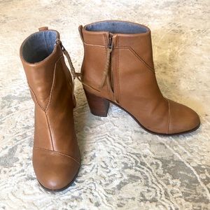 Tom's Brown Leather Zip-up Boots